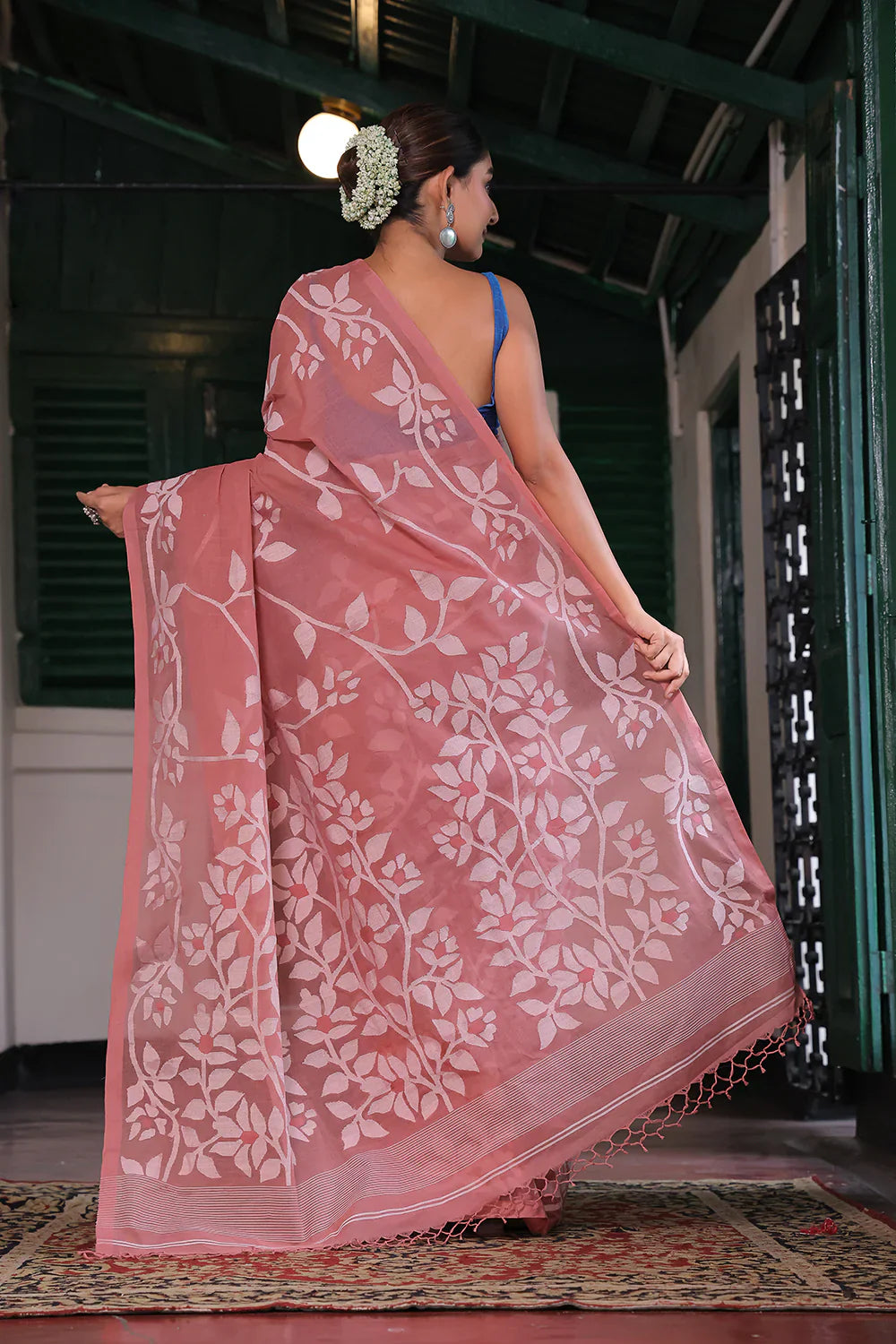 Handloom Mulberry Pink Pure Cotton Jamdani Saree with Floral Motifs