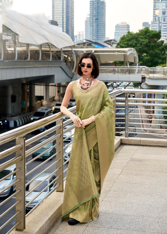 Forest Green Butterscotch Handloom Kanchivaram Buttery Silk Saree
