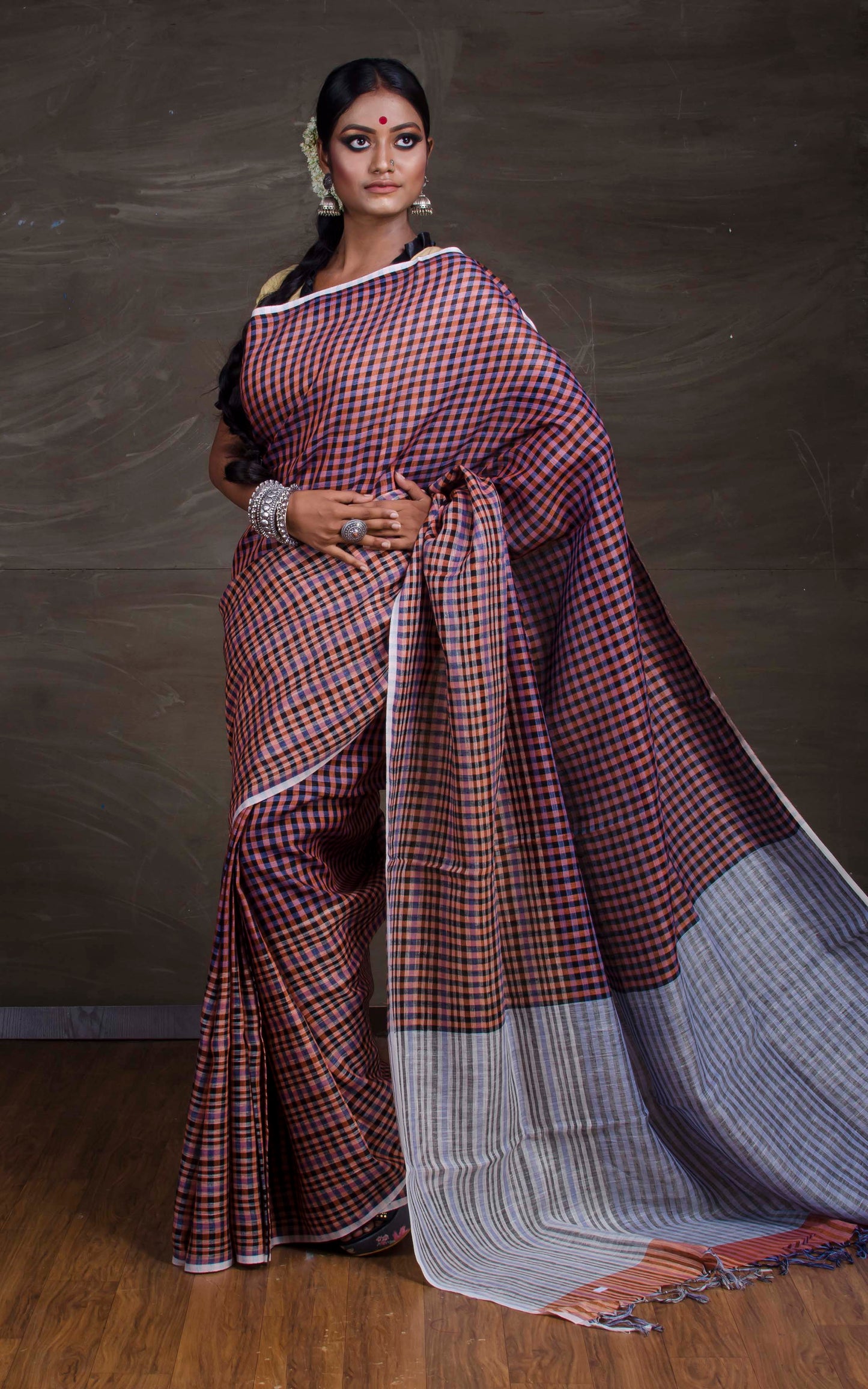 Pure Handloom Checks Linen Saree in Brown
