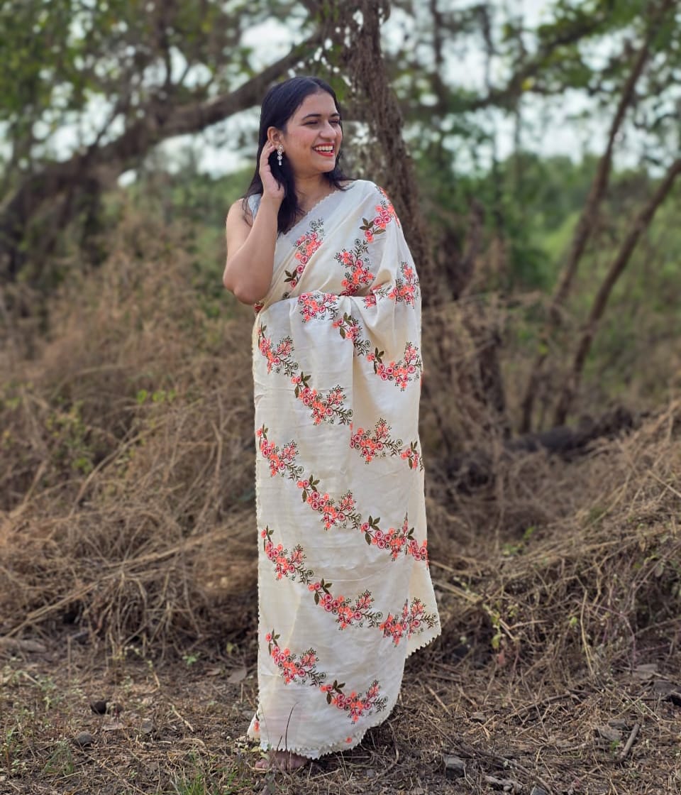 Kalakriti Beige Saree