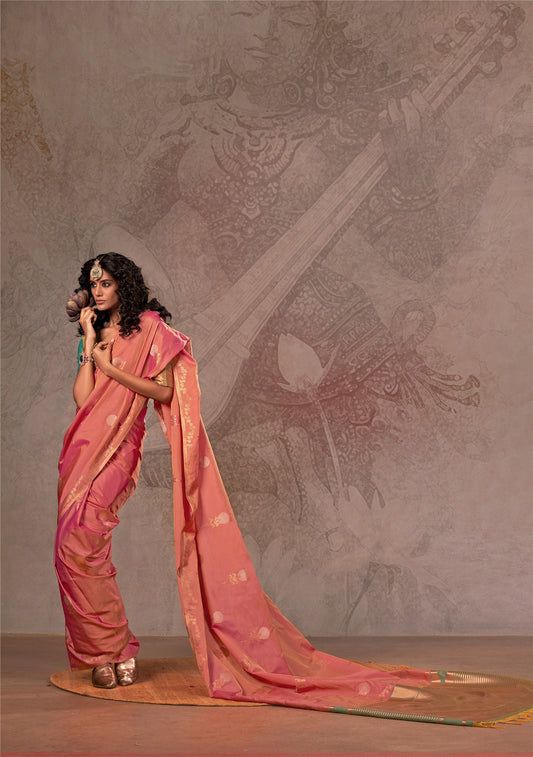 Coral Kirtan Two Tone Handloom Weaving Silk Saree With Contrast Pallu