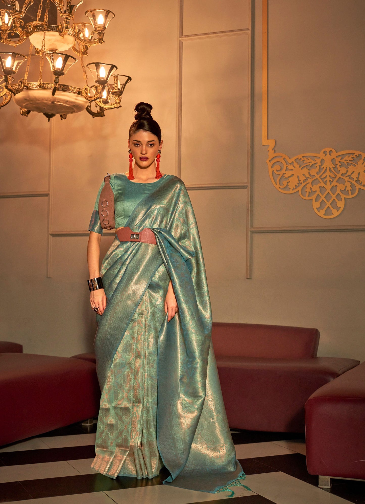 Green Kanvi Senses Two Tone Handloom Weaving Silk Saree