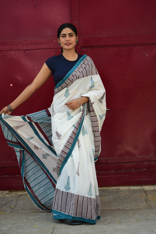 Gossip Girlfriend - Mulmul Cotton Block Printed White Saree