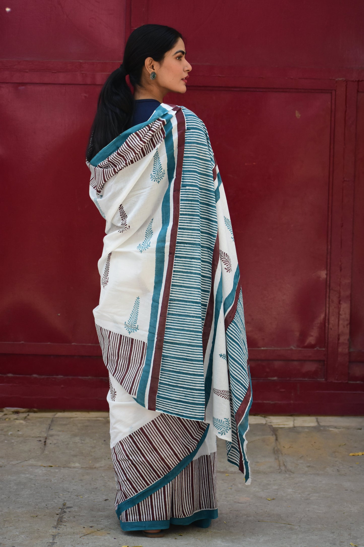 Gossip Girlfriend - Mulmul Cotton Block Printed White Saree