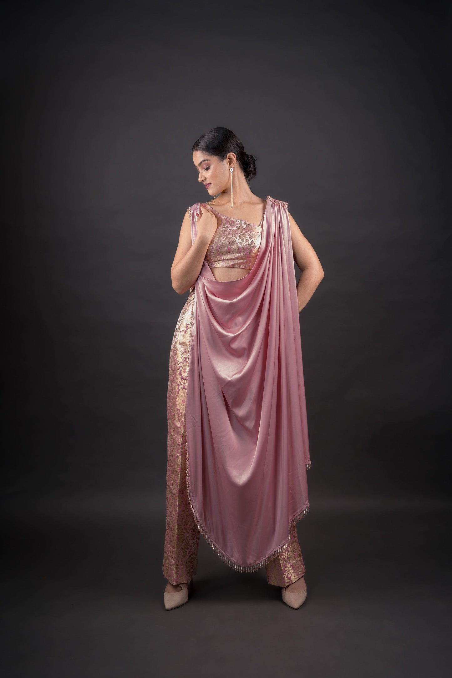 English pink crop top, Straight ideal brocade pants, playful stall - Ensemble