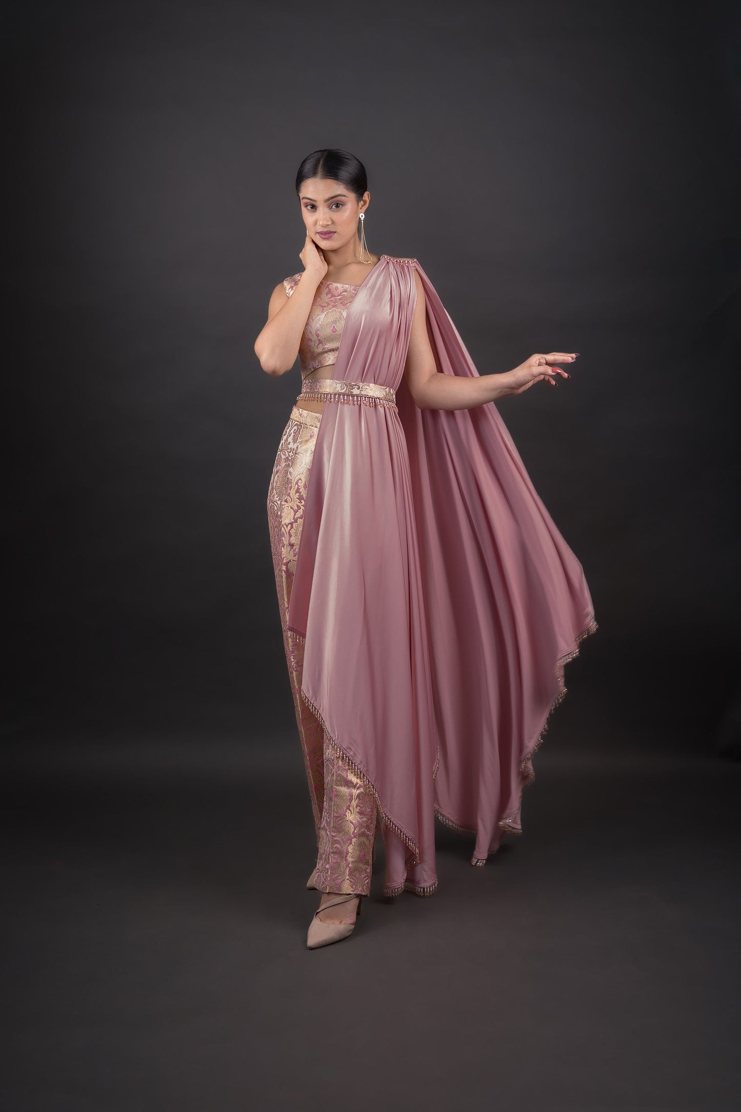 English pink crop top, Straight ideal brocade pants, playful stall - Ensemble