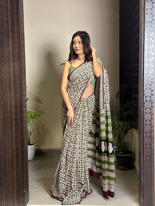 Mandana- green Bagru Natural Dyes Handblock Printed - Cotton Mulmul Saree