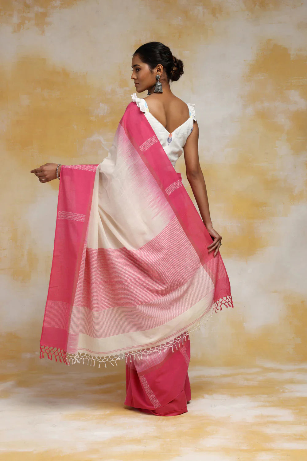 Handloom White Soft Cotton Saree With Pink Border