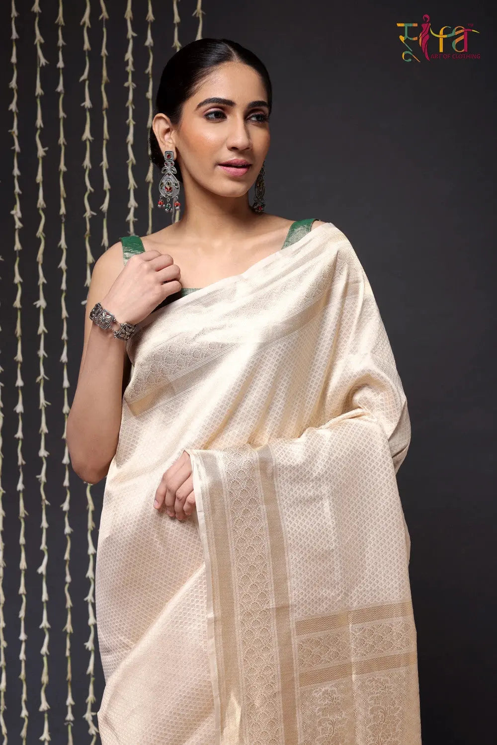 Handloom Cream Pure Silk Tanchoi Banarasi Saree