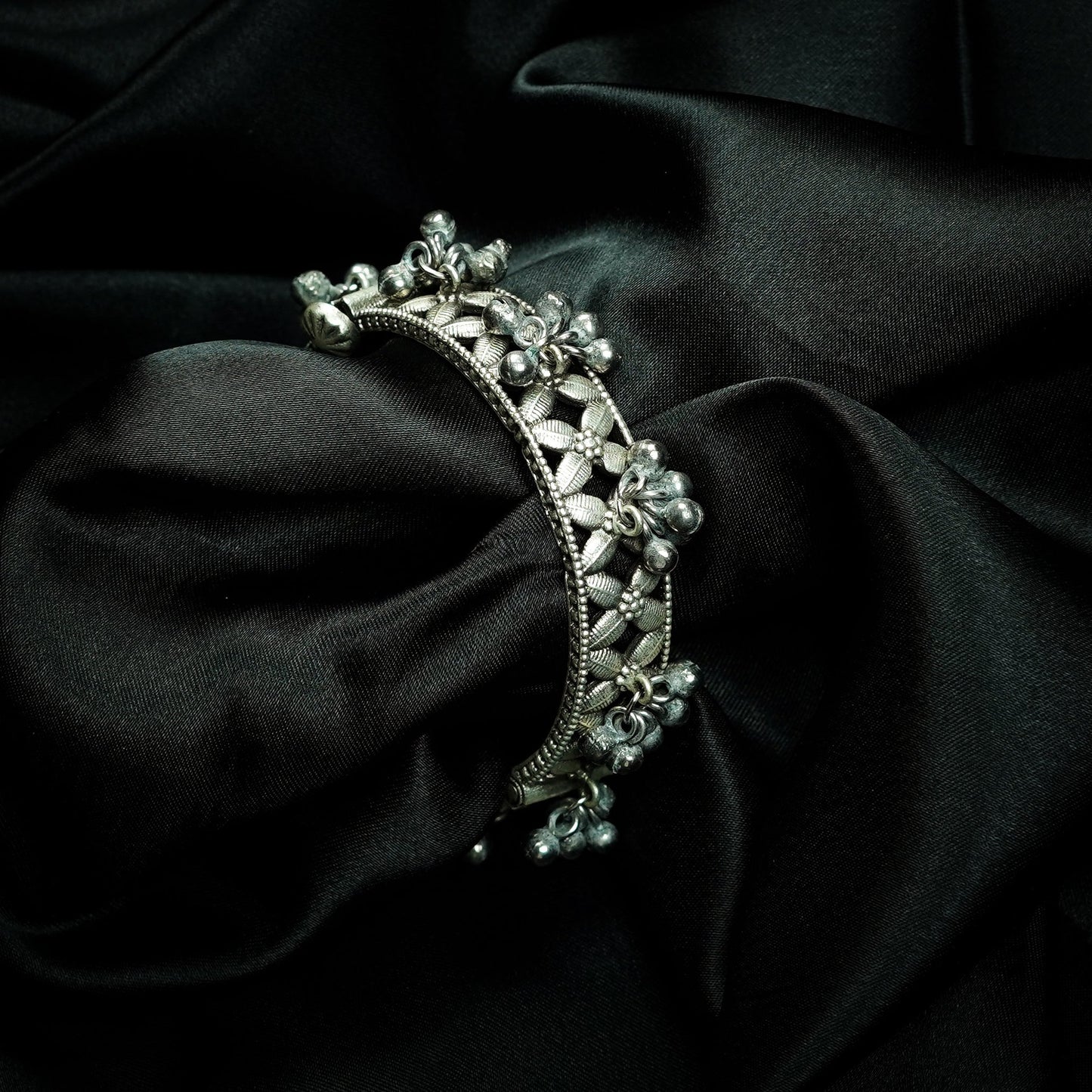 Oxidised Ghungroo Adjustable Chandi Kada