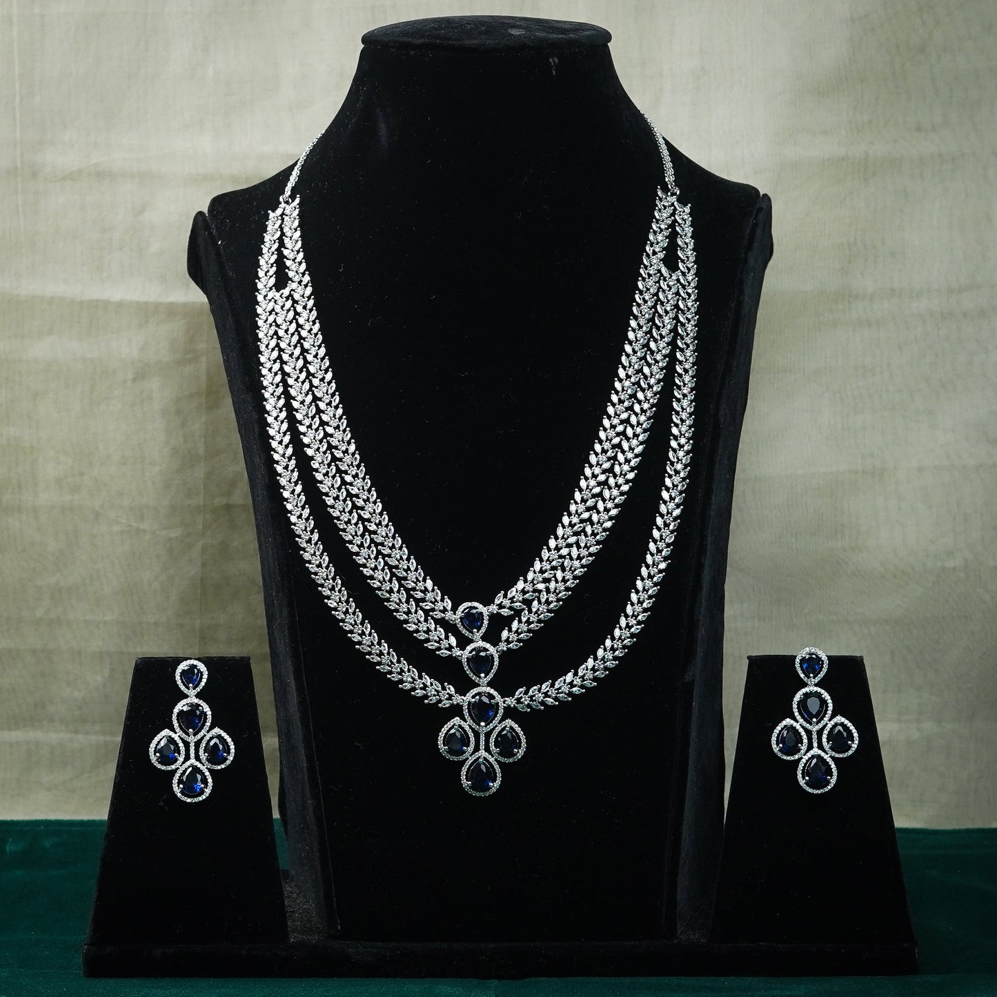 Vanya Three Line Diamond Set