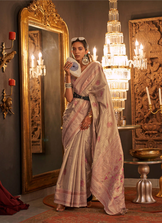 Lavender Kanwal Zari Handloom Saree