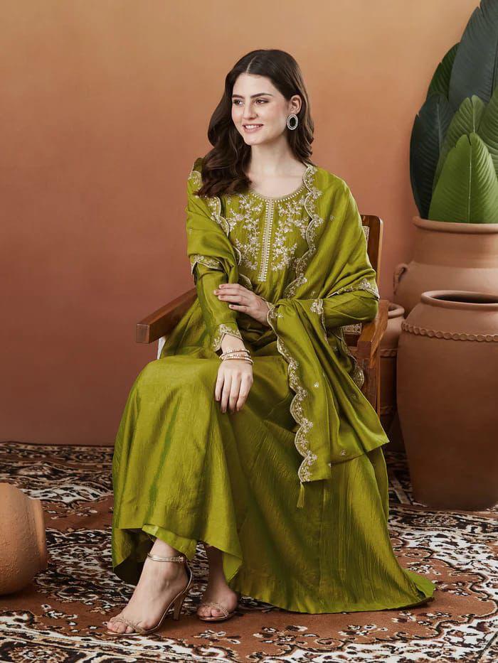 Women Silk Embroidered Kurta Set