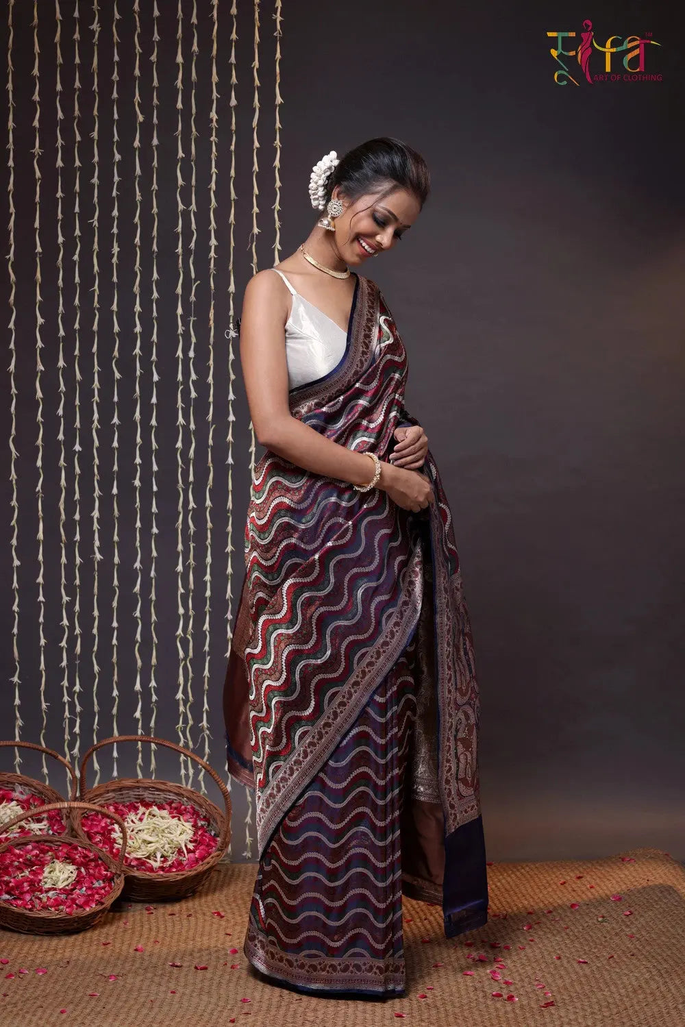 Handloom Navy Blue Tanchoi Silk Banarasi Saree