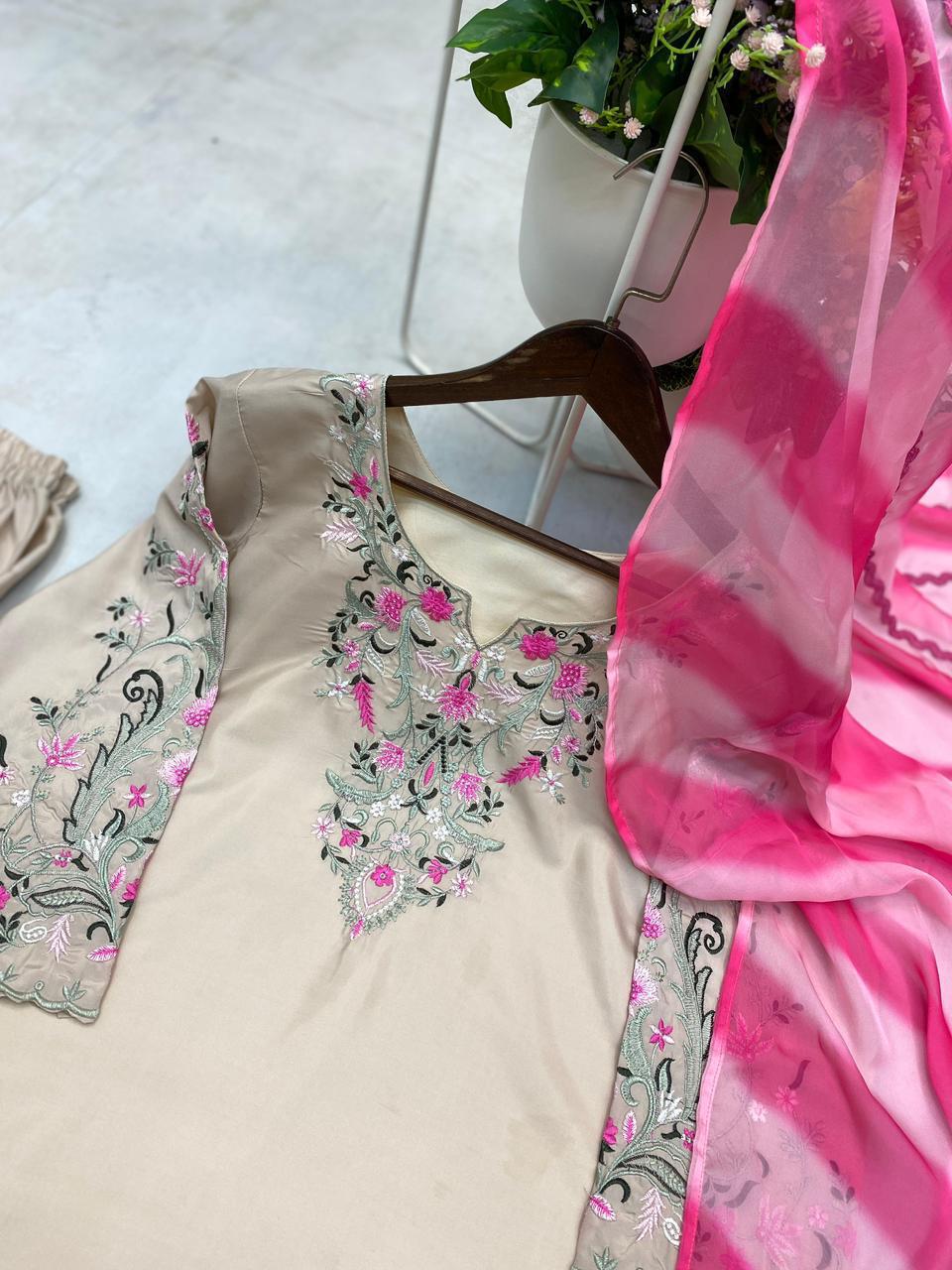 Designer Farsi Crêpe Suit Set
