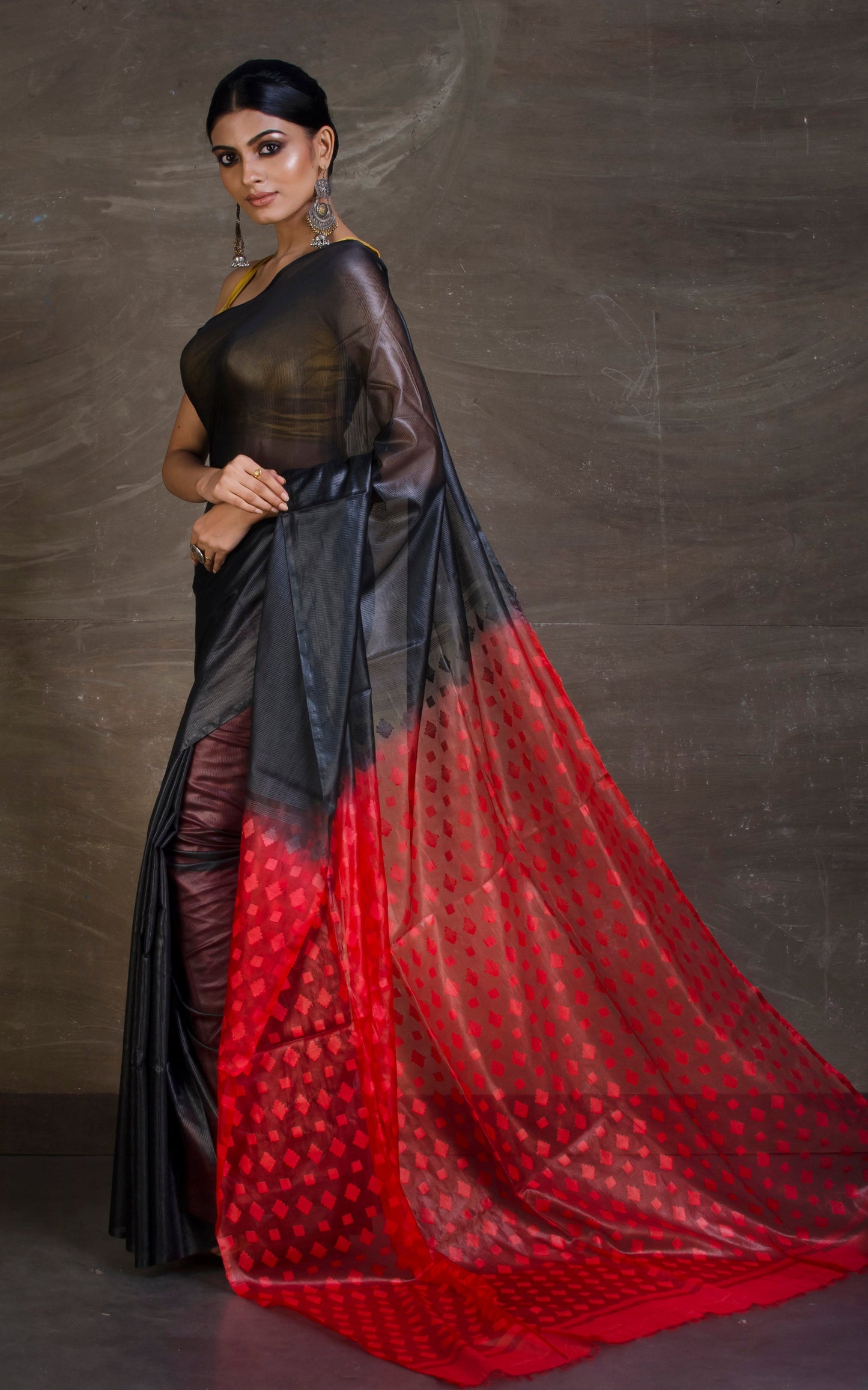 Soft Bhagalpuri Resham Silk Saree with woven Floral Muslin Pallu in Black and Red