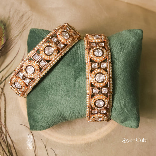 Zevar Club Elegant Kundan Ivory Bangles